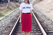 liebreizend-mbym-roter-plissee-rock-print-shirt-fruehling-spring-look-12.jpg